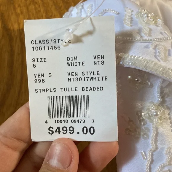 David’s Bridal Wedding Dress Size 6 - Picture 6 of 14